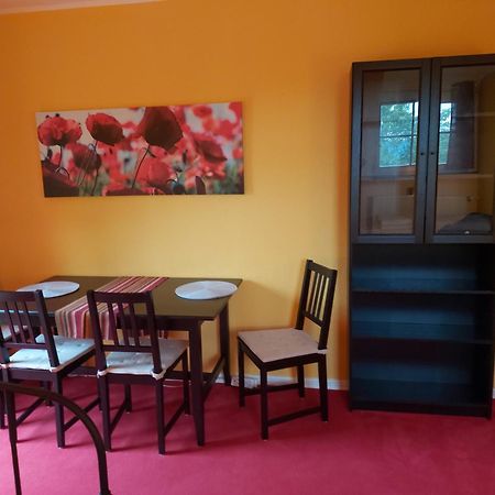 Kemenate Zimmer Gechaichnishof 7Born Maring-Noviand Buitenkant foto