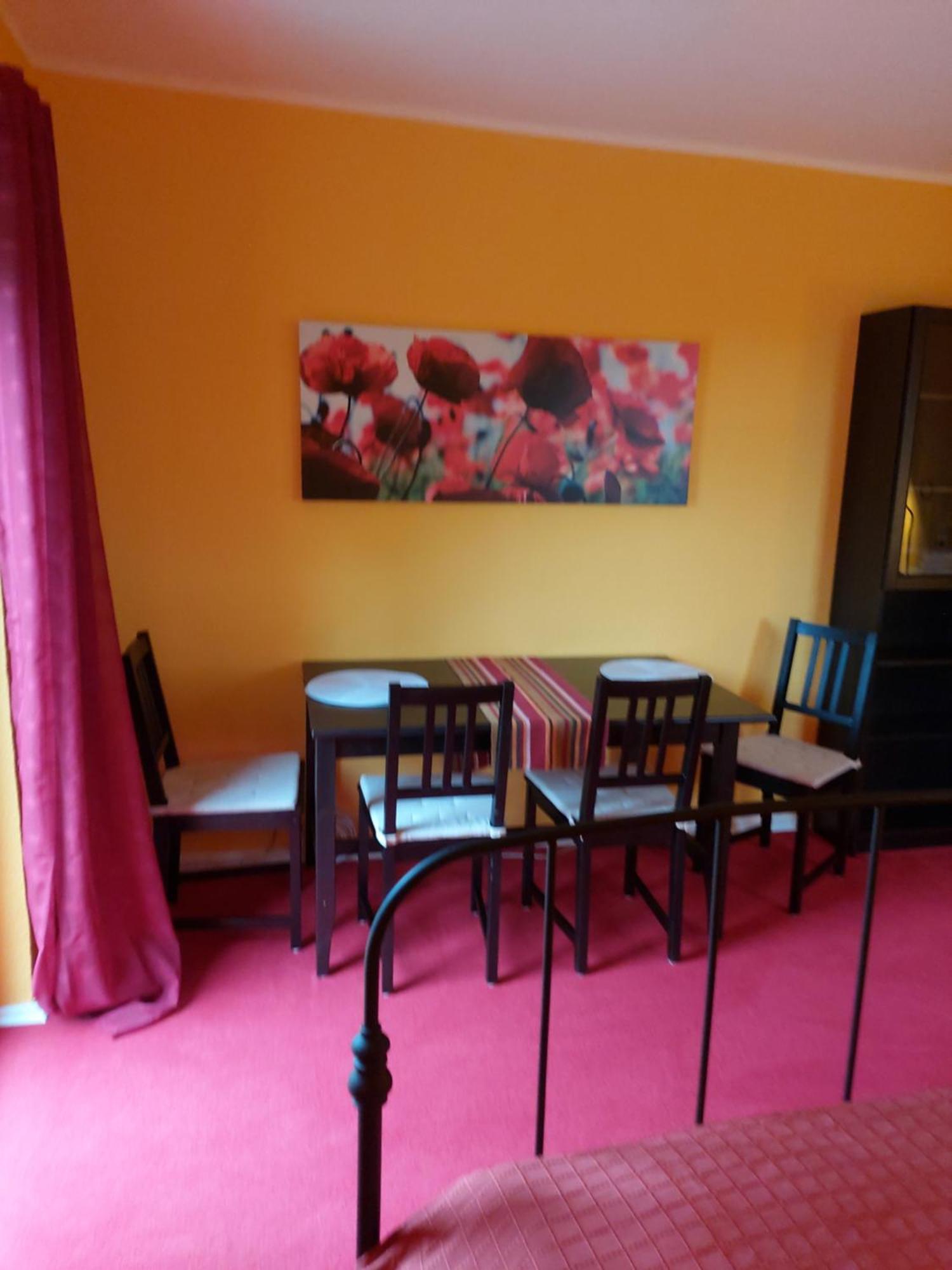 Kemenate Zimmer Gechaichnishof 7Born Maring-Noviand Buitenkant foto